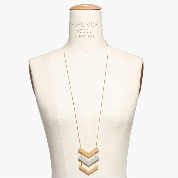 Madewell Floating Arrow Necklace - Picture 3 of 4
